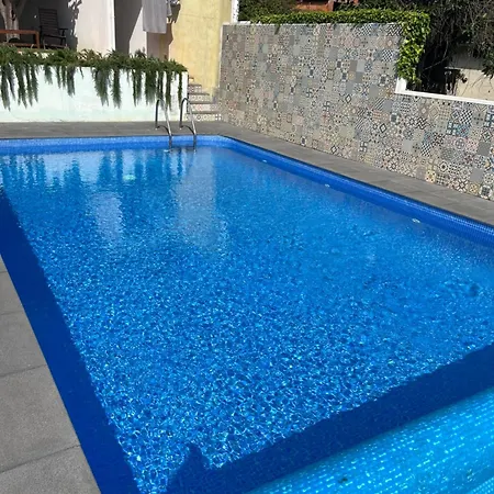 Citrus Tree House, Private Pool And Garden. بيت للعطل Angeja