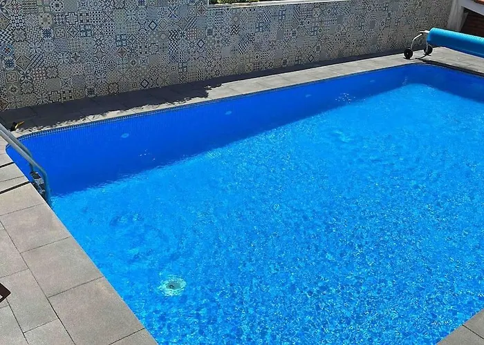 Citrus Tree House, Private Pool And Garden. Hébergement de vacances