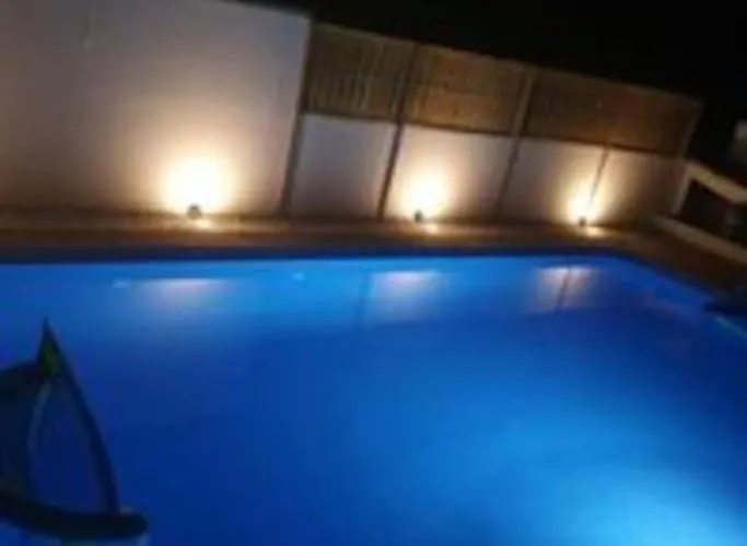 Citrus Tree House, Private Pool And Garden. Feriehus