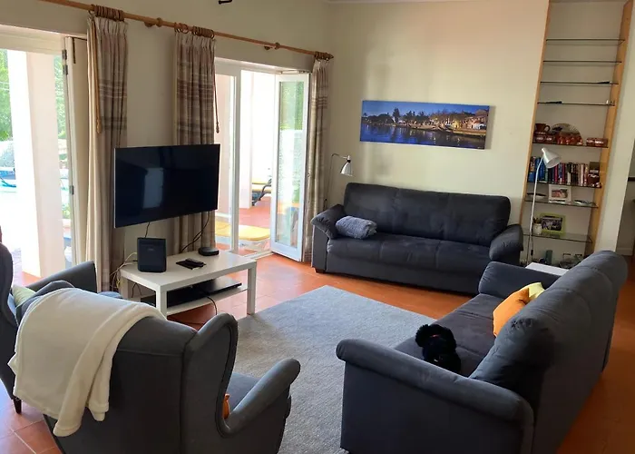 Citrus Tree House, Private Pool And Garden. Feriehus